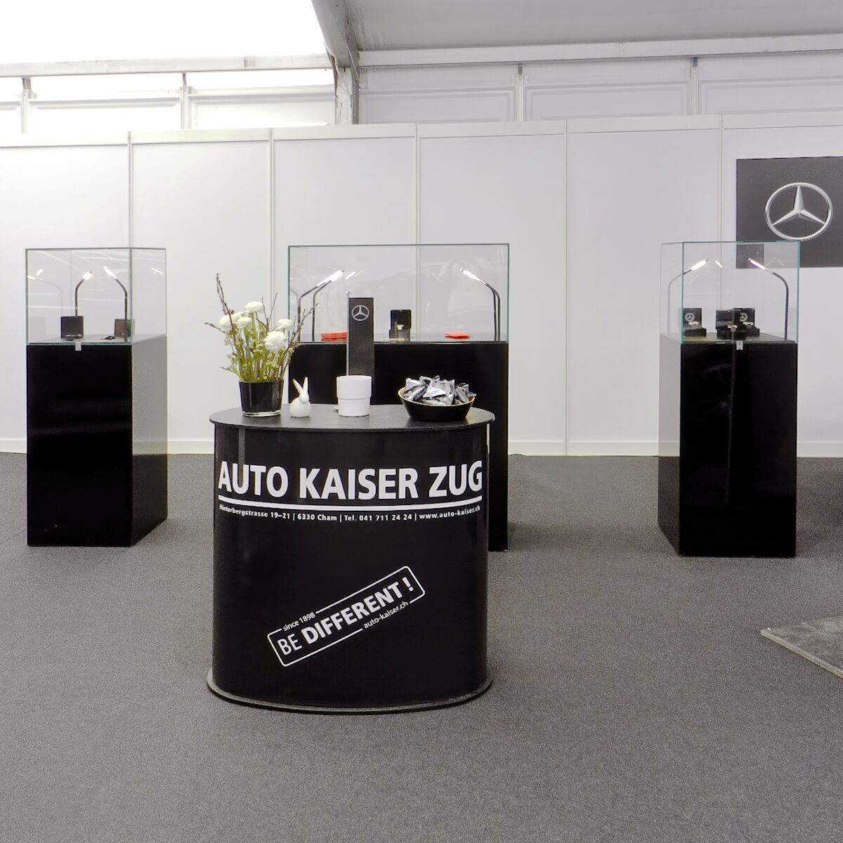 grosse led vitrine mieten in schwarz