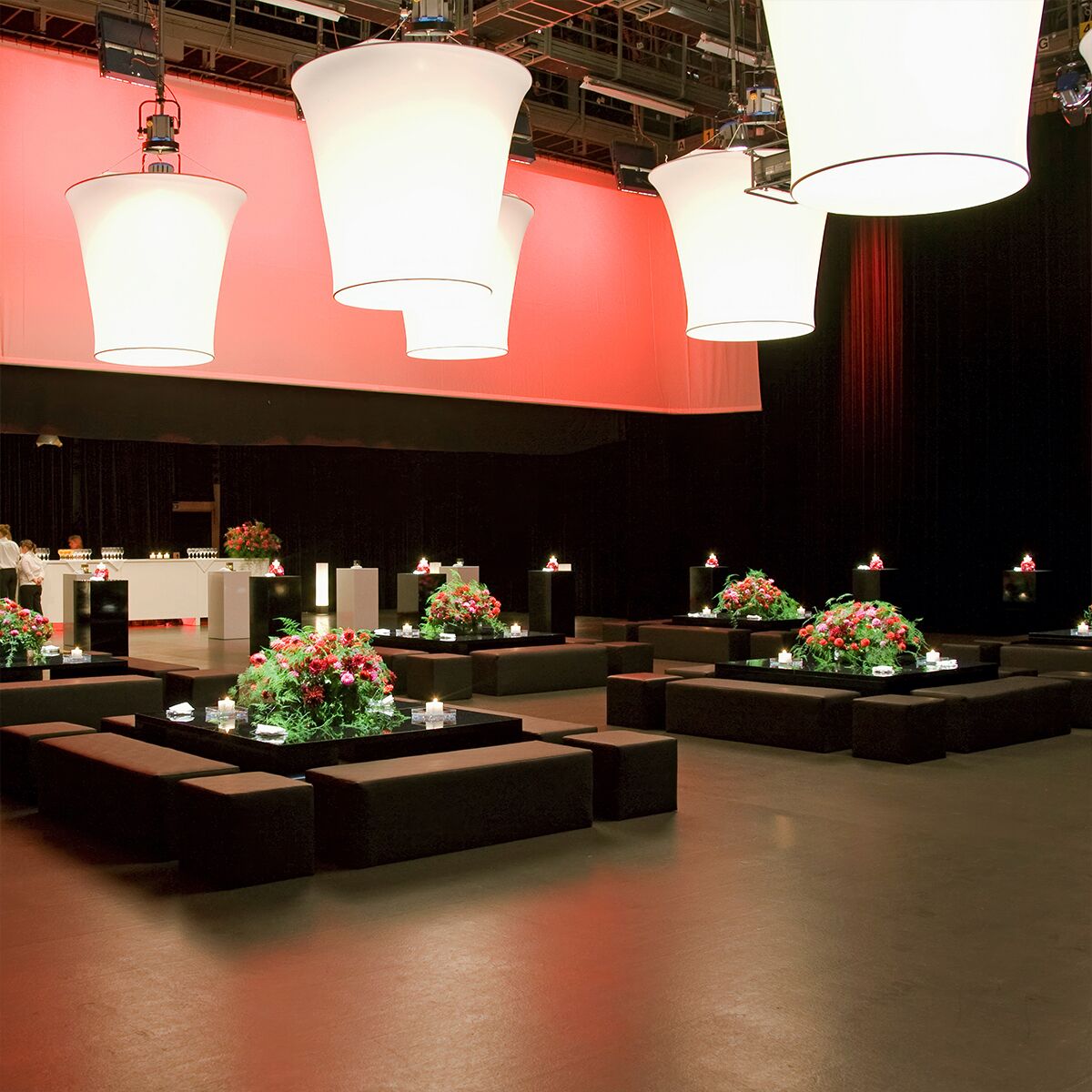 grossevent mit schwarzer lounge zum mieten