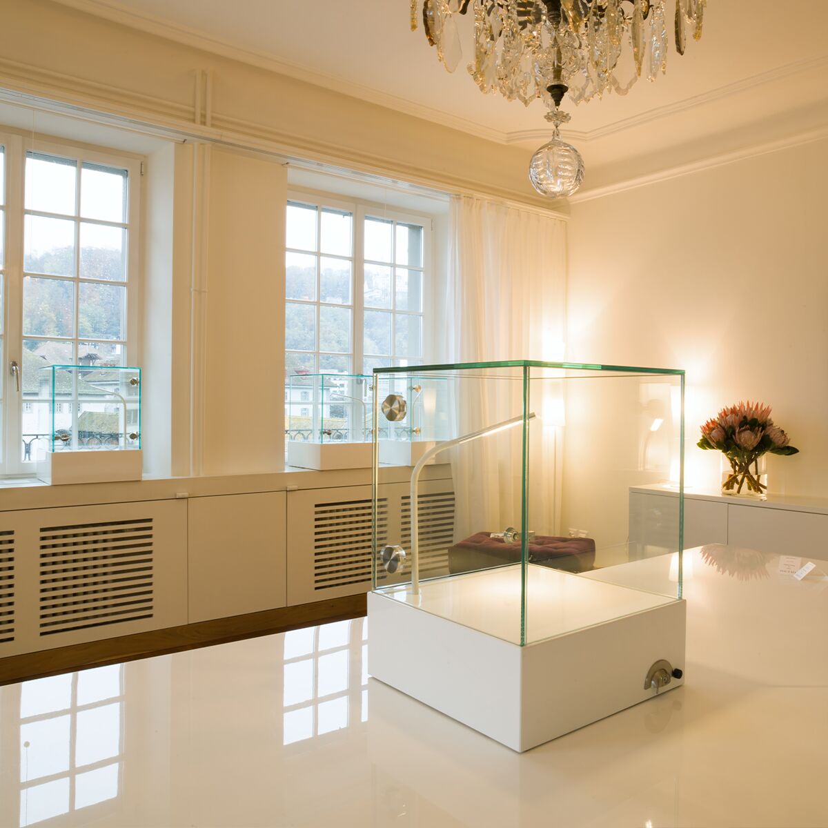 tisch vitrine mieten mit led