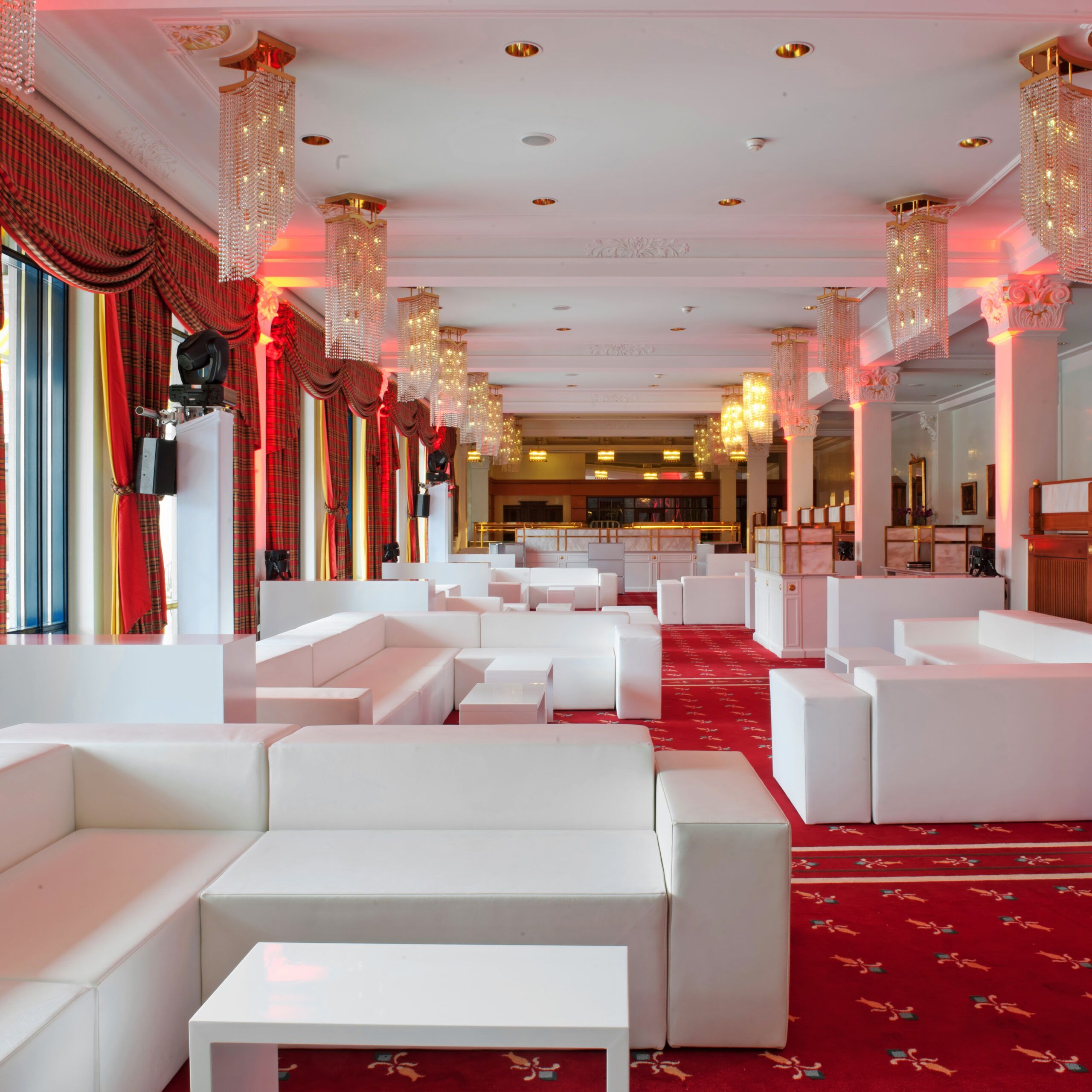 ecksofa mieten in weiss für hotel event
