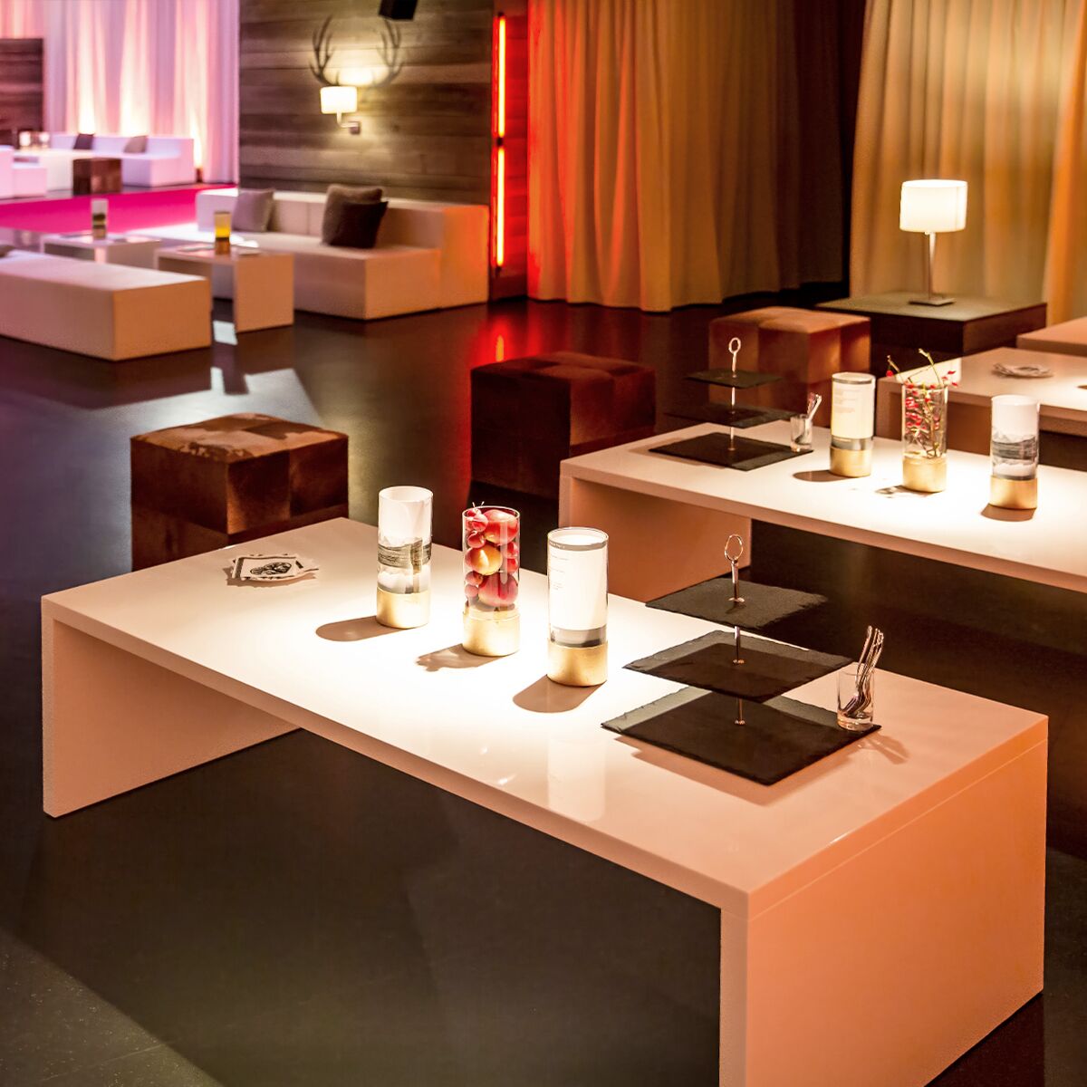 grosser sofa tisch mieten für event catering