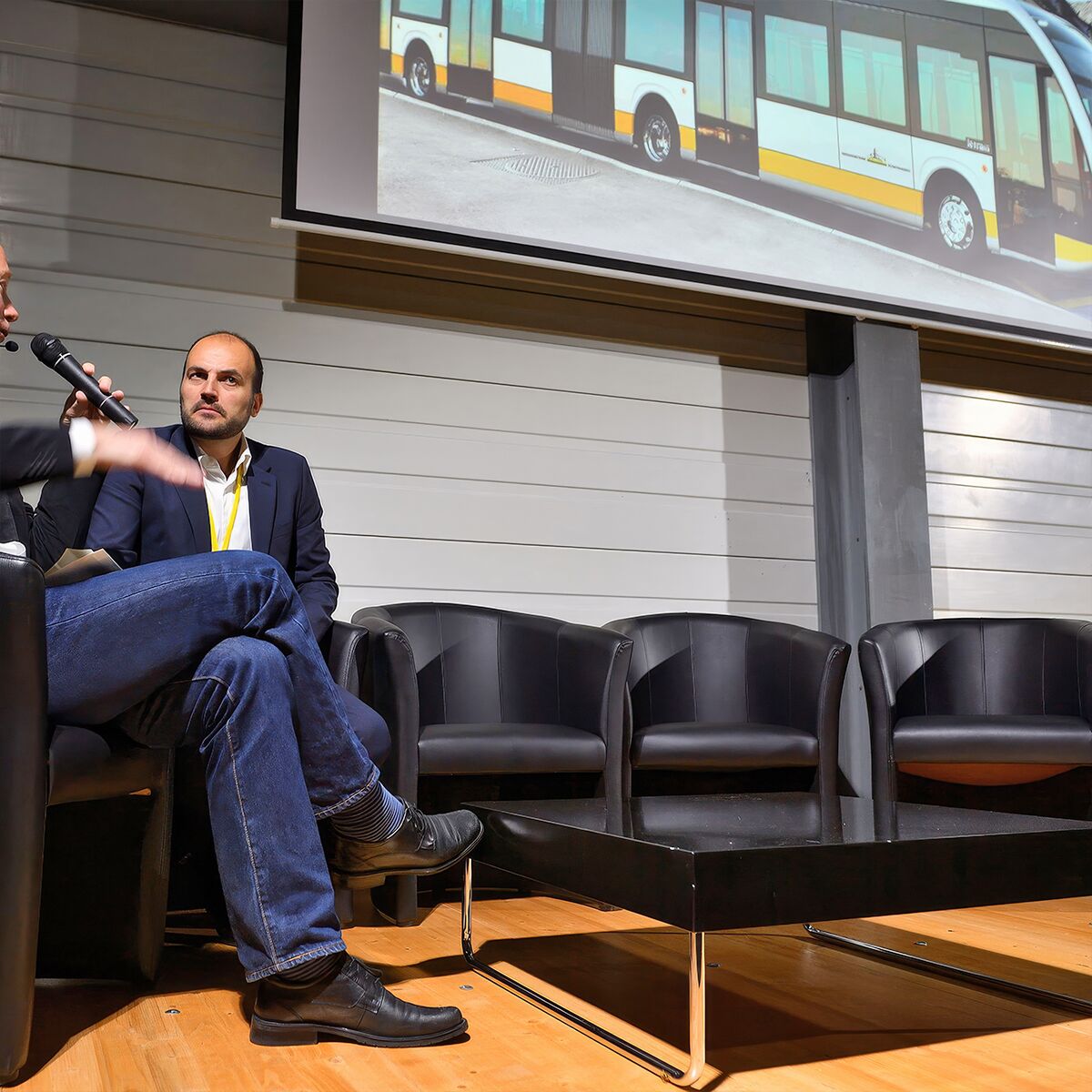 podium sessel mit beistelltisch mieten schwarz