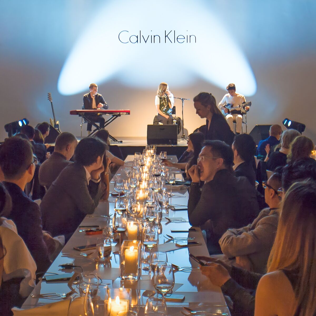 kleiner banketttisch mieten