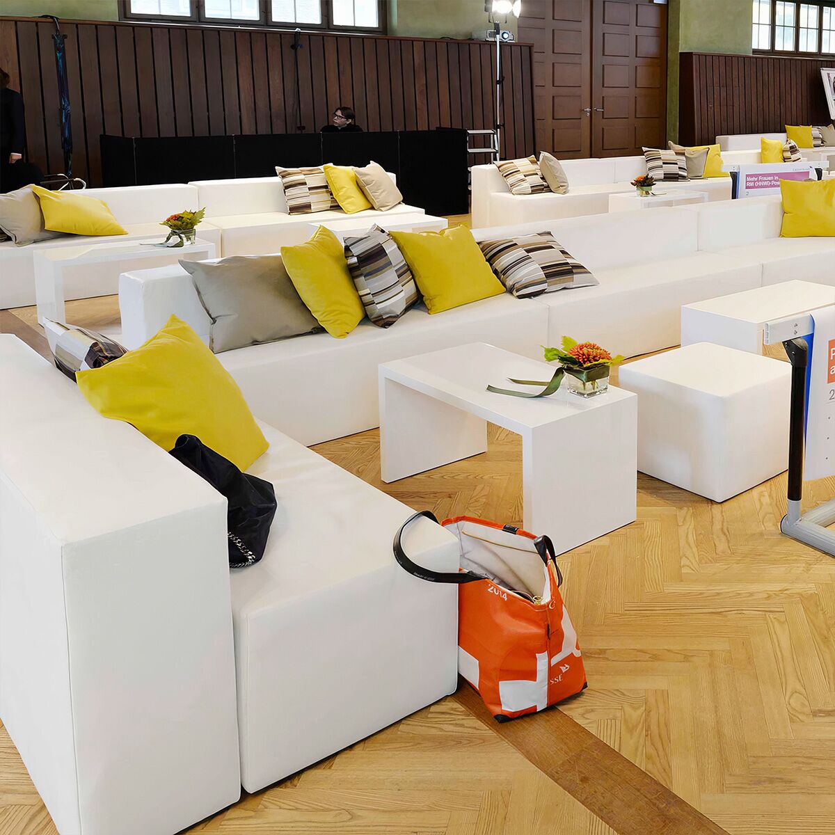 lounge mit rückenlehnen mieten