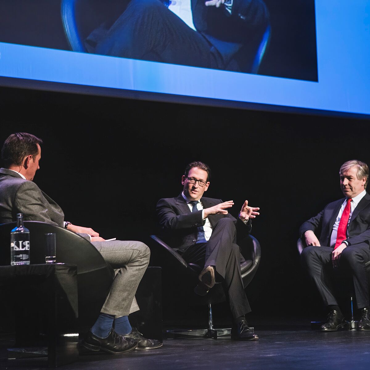 bühnen sessel mieten in schwarz