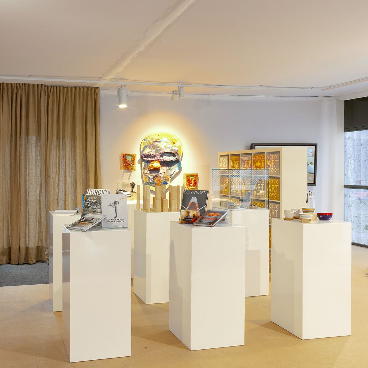 cube säulen stehtische mieten für ausstellung