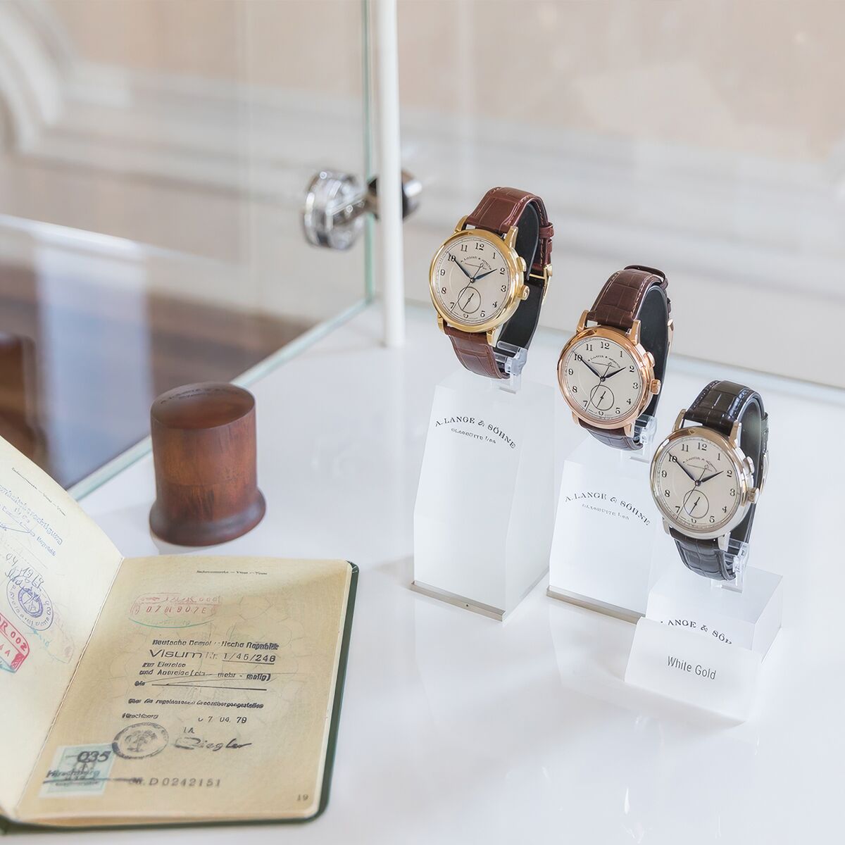 design vitrine mieten mit beleuchtung in weiss