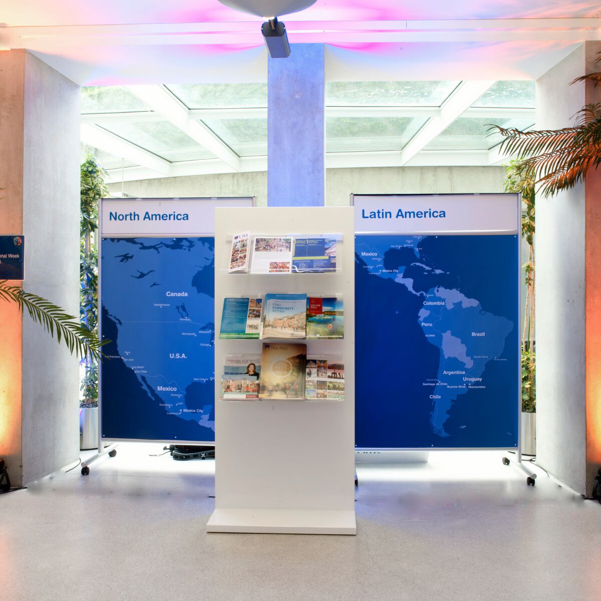 grosser prospektständer mieten für messe