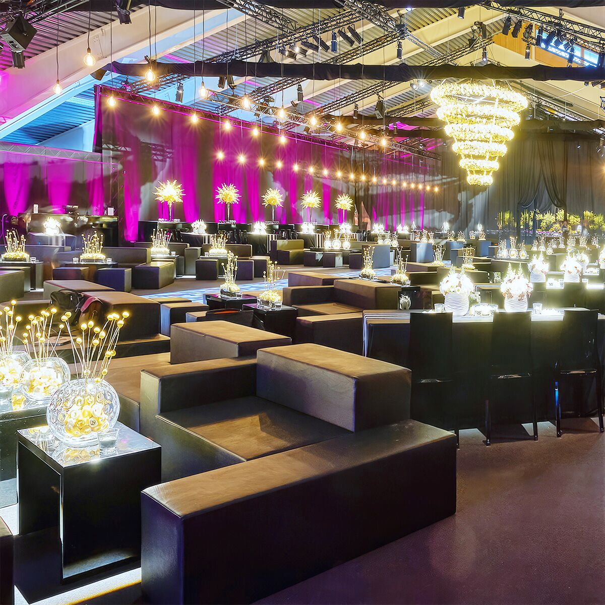 modulare lounge mieten in schwarz mit lehnen