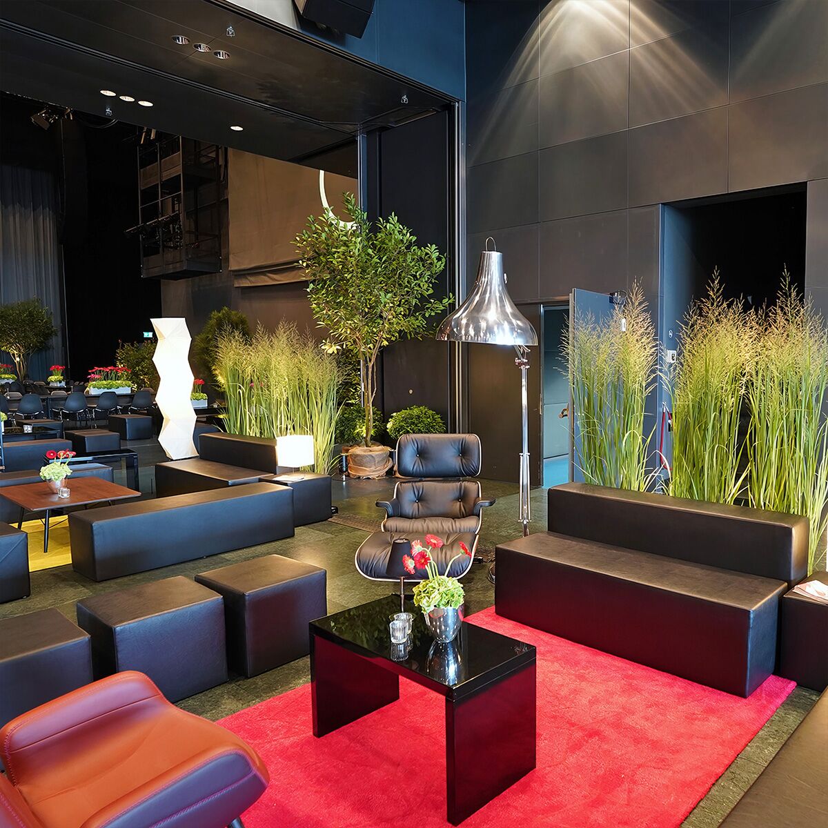 schwarze sofa lounge mieten mit rückenlehne