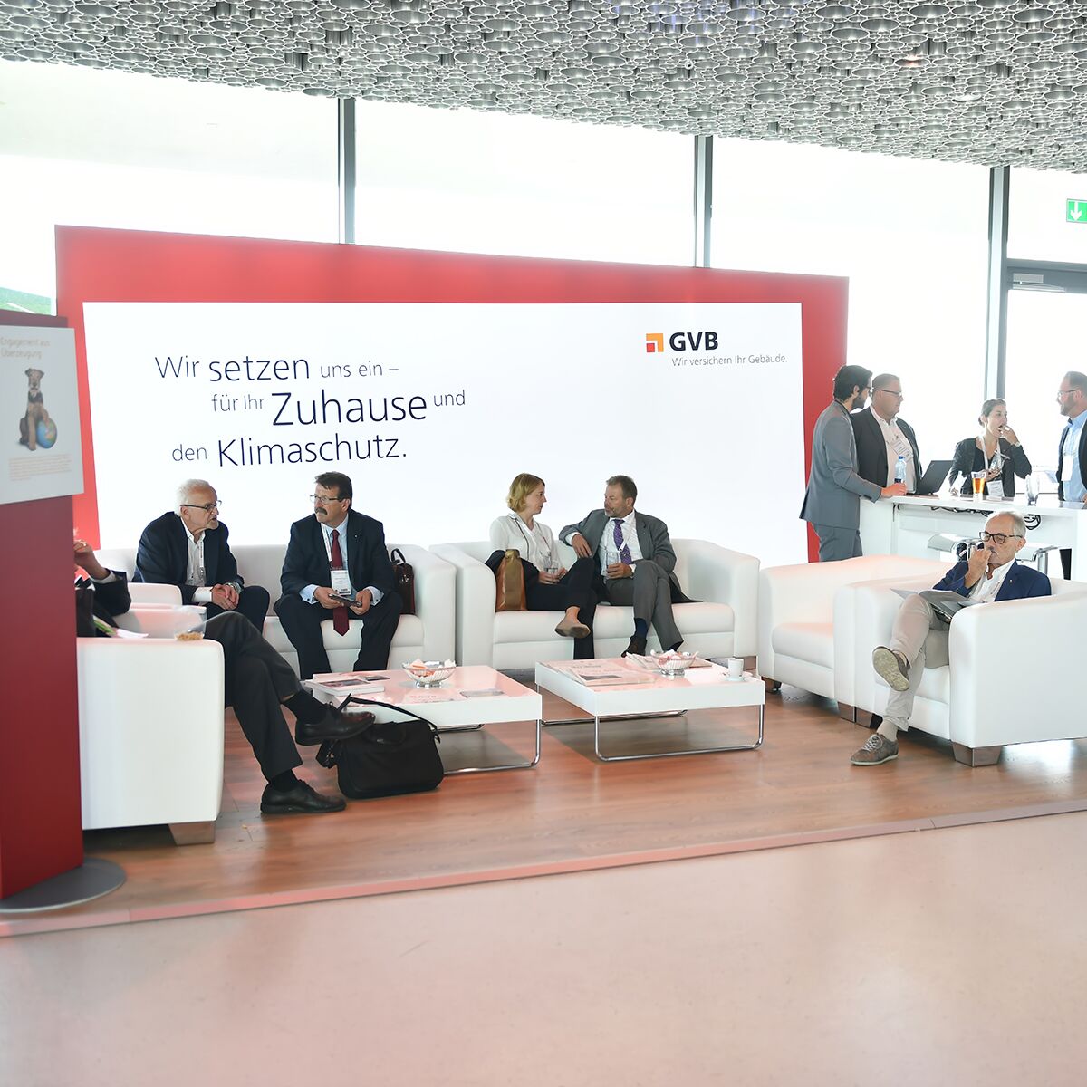 weisse sofas mieten für event und messe