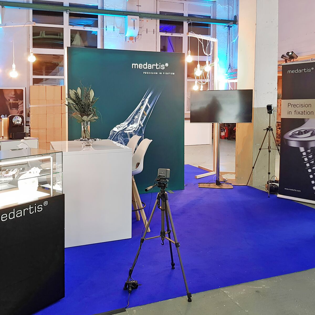 messestand mit stehtisch mieten