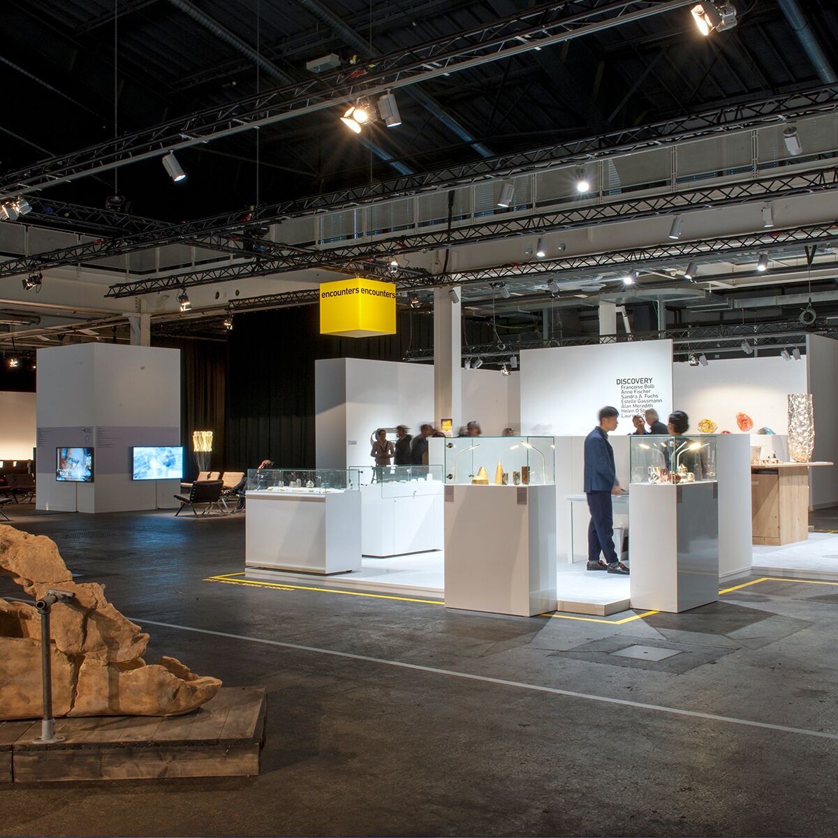 weisse messe vitrine mieten