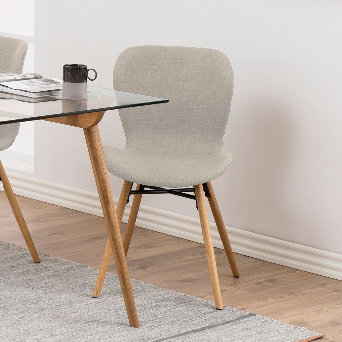 gepolsterster stuhl mieten in sand heller farbe