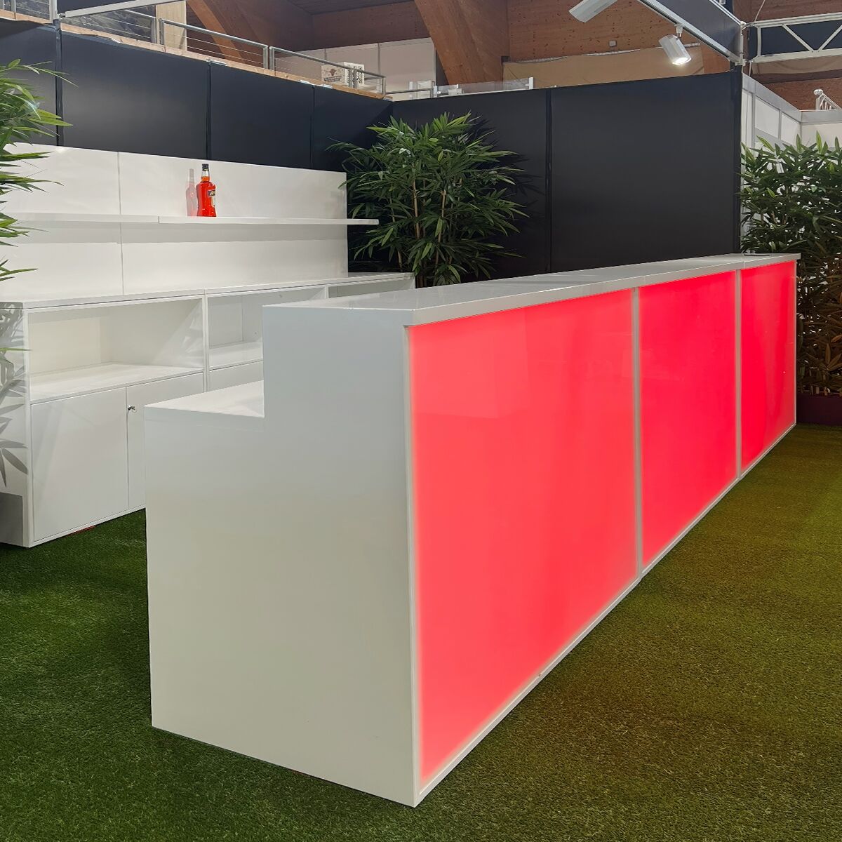 beleuchtete bar mieten für messe mit rückwand