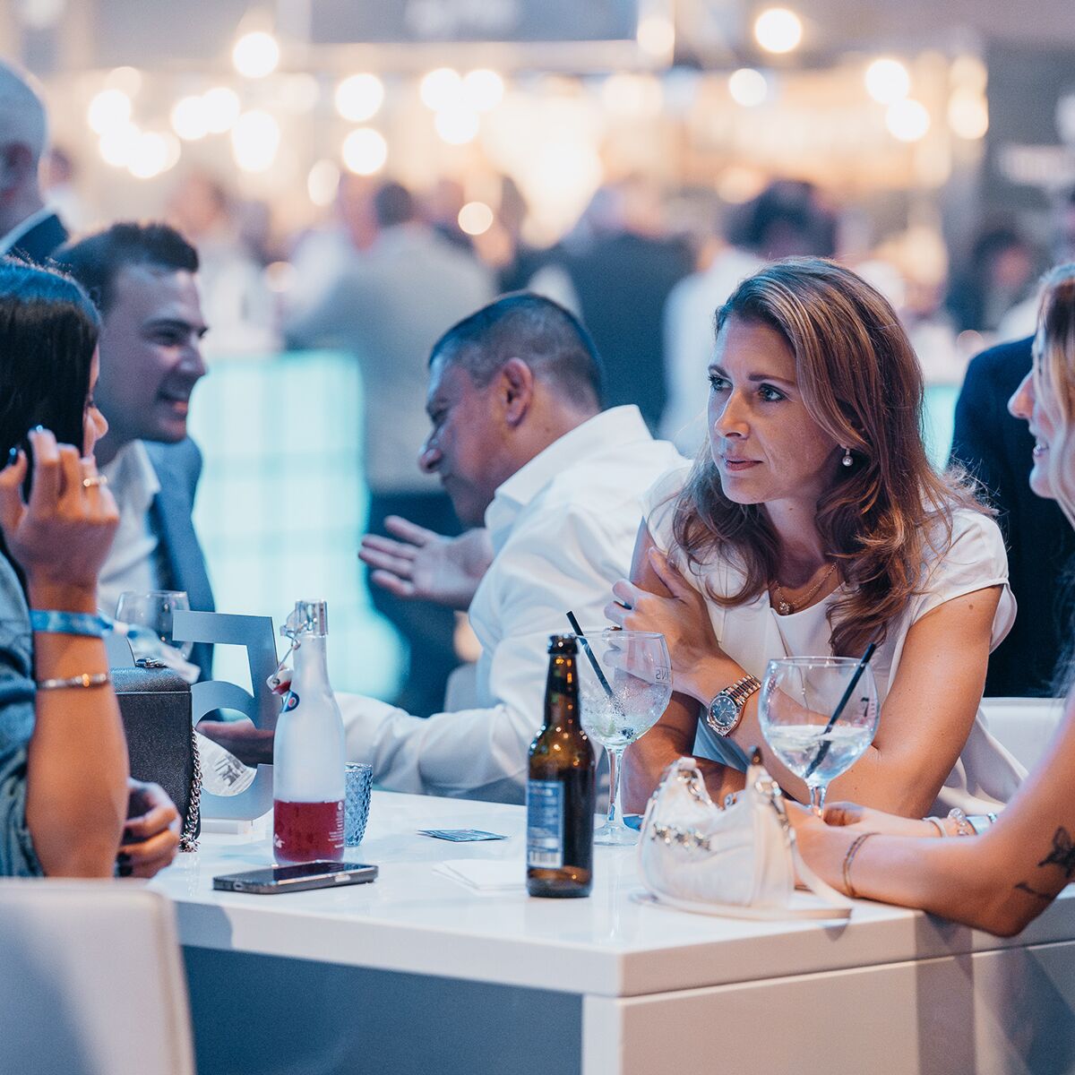 weisser apero stehtisch